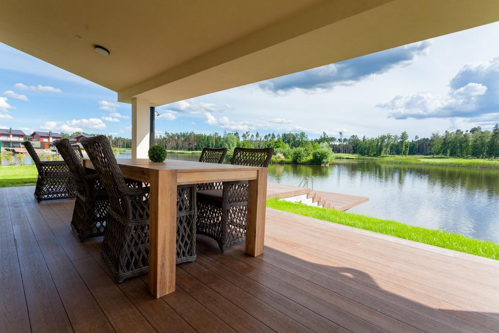 Golfbay Villa Senica Exterior photo
