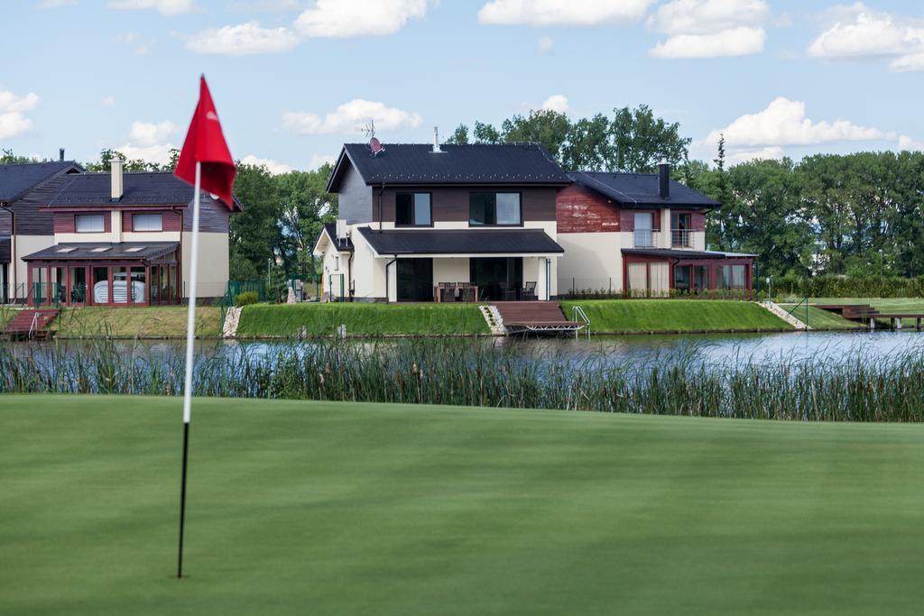 Golfbay Villa Senica Exterior photo